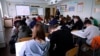 „Dacă vrem o radiografie externă a educației, trebuie să plătim”. Cât costă testarea PISA și cum se desfășoară 