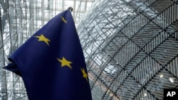 Оказанию помощи Украине по-прежнему препятствует Венгрия, но лидеры ЕС уже смирились с тем, что будут поддерживать Киев без Будапешта