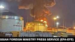 Пожежа на нафтобазі біля Кримського мосту в селищі Волна, Таманський півострів, Краснодарський край (Кубань), Росія, 3 травня 2023 року, фото ілюстративне