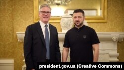 За словами джерел FT, Стармер закликав Трампа і Зеленського завершити угоду про корисні копалини після конфлікту в Овальному кабінеті