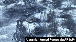 Російські танки, знищені українськими військовими в Донецькій області, лютий 2023 року