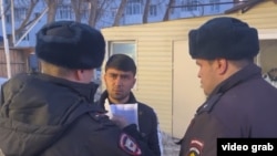 Moskwada bolan terrorçylykly hüjümden soň, rus polisiýasy migrantlara garşy köpçülikleýin barlaglary geçirýär.