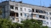 Пошкоджений унаслідок російських обстрілів будинок у Степногірську, Запорізька область, Україна, 1 серпня 2023 року. Фото ілюстративне