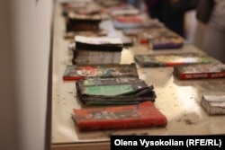 У Національній академії наук США продемонстрували обгорілі книги з харківської друкарні «Фактор-Друк»