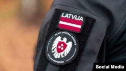 У відомстві заявили, що на тлі війни в Україні використання на автомобілях «потенційно провокаційних написів» є неприпустимим.