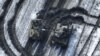 Пошкоджена Силами оборони України російська бронетехніка біля Вугледару після спроби армії РФ атакувати це місто. Донеччина, лютий 2023 року