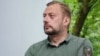 В’ячеслав Чаус додав, що через удар виникла пожежа, вибухова хвиля пошкодила господарчі будівлі