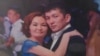 Азамат Асанкожоев аялы Мунара Каныбекова менен. Жубайлар 15 жыл бирге түтүн булаткан. 