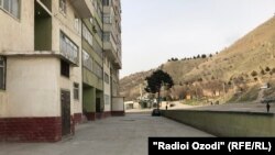 Дом в Вахдате, в котором проживают афганские беженцы