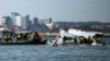 Fragment al epavei unui avionului prăbușit în râul Potomac, lângă Aeroportul Național Ronald Reagan. 30 ianuarie 2025, Washington, SUA. 