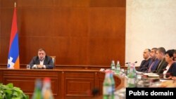 Госминистр Нагорного Карабаха Рубен Варданян проводит расширенное совещание