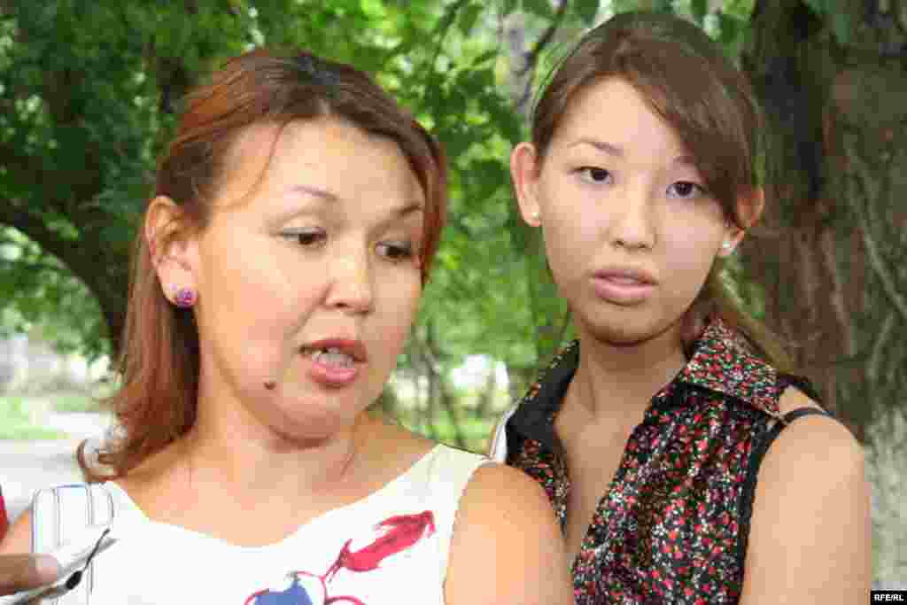 Kazakhstan - wife and doughter of Muhtar Zhakishev - Dzhamila Zhakisheva and Aigerim Zhakisheva. Almaty, 12Jun2009 - Джамила Джакишев и Айгерим Джакишева.