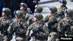 Ռուս զինվորների քայլերթը Երևանում, արխիվ