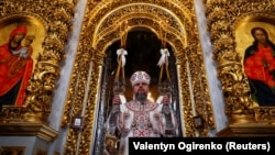 Глава ПЦУ митрополит Київський і всієї України Епіфаній під час богослужіння в Успенському соборі Києво-Печерської лаври. Київ, 7 січня 2023 року