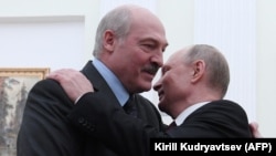 Александр Лукашенко менен Владимир Путин.