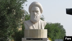 تندیس آیتالله خمینی در اردستان از توابع استان اصفهان