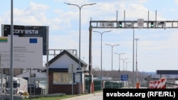 На беларуска-літоўскай мяжы, памежны пункт пропуску Меднікі, архіўнае фота