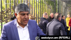 Armenia -- Traders protest in front of the Parliament, Yerevan, 14Nov2017