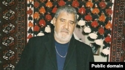 Şwesiýada ýaşaýan türkmen şahyry Şiraly Nurmyrat