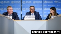 ԱՀԿ արտակարգ ծրագրերի տնօրեն Մայք Ռայան, գլխավոր տնօրեն Թեդրոս Ադհանոմ Գեբրեյեսուս և տեխնիկական տնօրեն Մարիա Վան Կերկխոֆ, արխիվ
