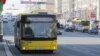 Бракуе кіроўцаў і кандуктараў, парушаны расклад руху. Якія праблемы мае беларускі грамадзкі транспарт