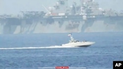 Ирански воен брод патролира во Ормутскиот теснец