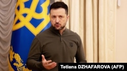 За його словами, в Україні «не один тиждень» отримували різні сигнали, і вже був прецедент зупинки допомоги