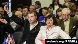 Алена Анісім з паплечнікамі па грамадзкім руху 