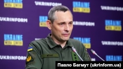 «Вона (ракети – ред.) була запущена з літака МіГ-31К з району Тамбова. Як вона по маршруту летить, ви ж розумієте, перехрестя держав Росія, Білорусь, Україна, вона зачіпає повітряний простір Білорусі, жодних проблем для росіян у цьому немає», – Юрій Ігнат