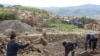 Albanci na obnovi kuća u severnom delu Mitrovice