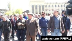 Գյումրիում հակաիշխանական երթին միացել է նաև նախկին քաղաքապետ Վարդան Ղուկասյանը, 25-ը ապրիլի, 2018 թ․ 