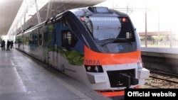 Armenia -- A commuter train at Yerevan's railway station, February 27, 2018.