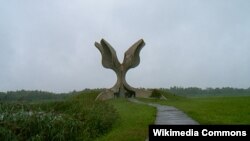 Spomenik "Cvijet", Jasenovac
