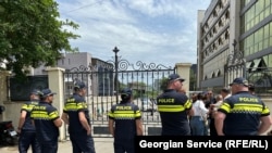 Полиция у здания суда в Тбилиси, архивное фото