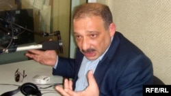 «Zerkalo» qəzetinin şərhçisi Rauf Mirqədirov 