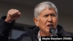Алмазбек Атамбаев, мурдагы президент. Архивдик сүрөт.