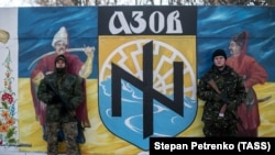 Бійці полку «Азов» на базі в селі Урзуф, Донецька область, листопад 2014 року (архівне фото)