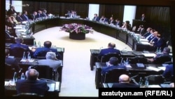 Հայաստանի կառավարության նիստ՝ վարչապետ Կարեն Կարապետյանի նախագահությամբ, սեպտեմբեր, 2016թ․ 