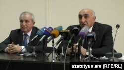 Արխիվ – Տարածքային կառավարման նախարար Դավիթ Լոքյանը ներկայացնում է Շիրակի նորանշանակ մարզպետ Հովսեփ Սիմոնյանին, 4-ը մարտի, 2016թ․