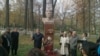 Максим Аммосовдун Бишкектеги эстелигине Саха (Якутия) делегациясынын гүл коюу учуру. 13-ноябрь, 2014-жыл.