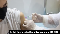 За даними МОЗ, за останню добу щеплення зробили 162 049 людей: одну дозу отримали 103,3 тисячі, повністю імунізовані – 58,7 тисячі
