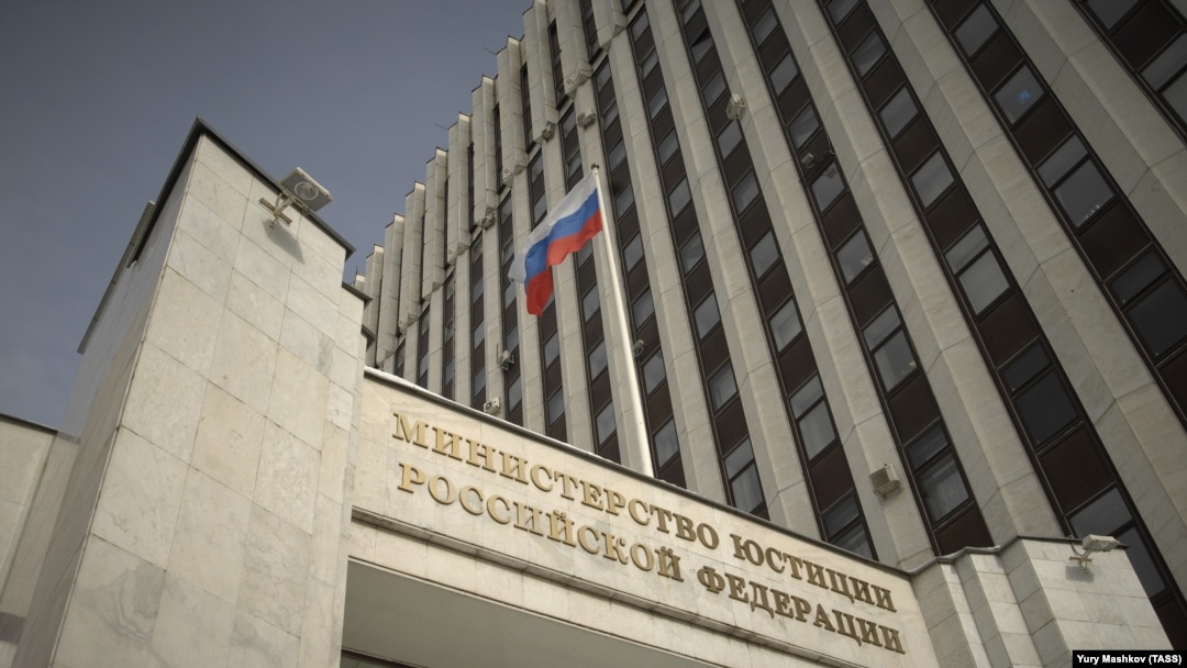 Medijska kuća ili pojedinac mogu da lobiraju za uklanjanje iz registra "stranih agenata" apelujući na Ministarstvo pravde i pružajući dokaze da više ne dobijaju strana sredstva. Međutim, nijedan medij ili pojedinac "strani agent" još uvijek nije uspio dokazati svoju nevinost.