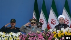 حسن روحانی در مراسم رژه سالگرد آغاز جنگ ایران و عراق