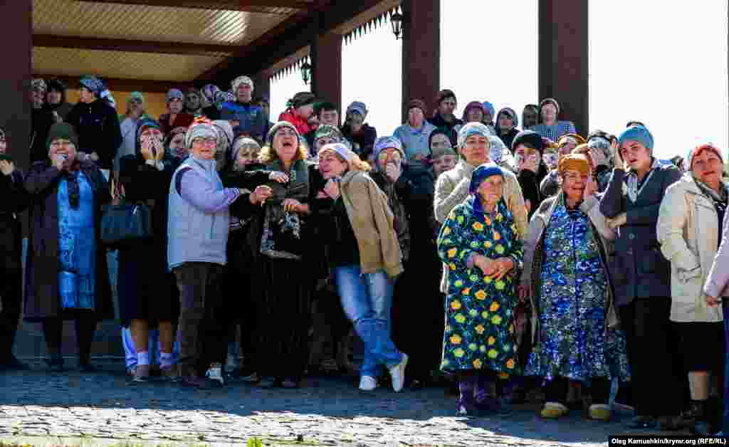 Прощание с погибшими в ночь на 28е сентября в результате обвала на объездной дороге Симферополя, 29 сентября 2014 года