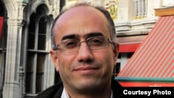 مرتضی کاظمیان، تحلیلگر سیاسی مقیم پاریس