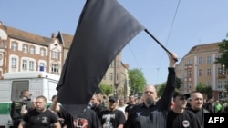 Німеччина -- Марш прихильників нео-нацистської партії NPD, Берлін, 1 травня 2009 р.