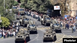 Ռուսական արտադրության զինտեխնիկա Երևանում Հայկական բանակի զորահանդեսի ժամանակ, արխիվ