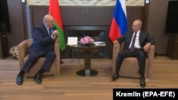 Президенти Білорусі (л) та Росії Олександр Лукашенко та Володимир Путін, Сочі, 14 вересня 2020 року