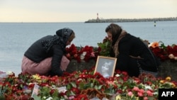 Непадалёк ад месца катастрофы самалёта